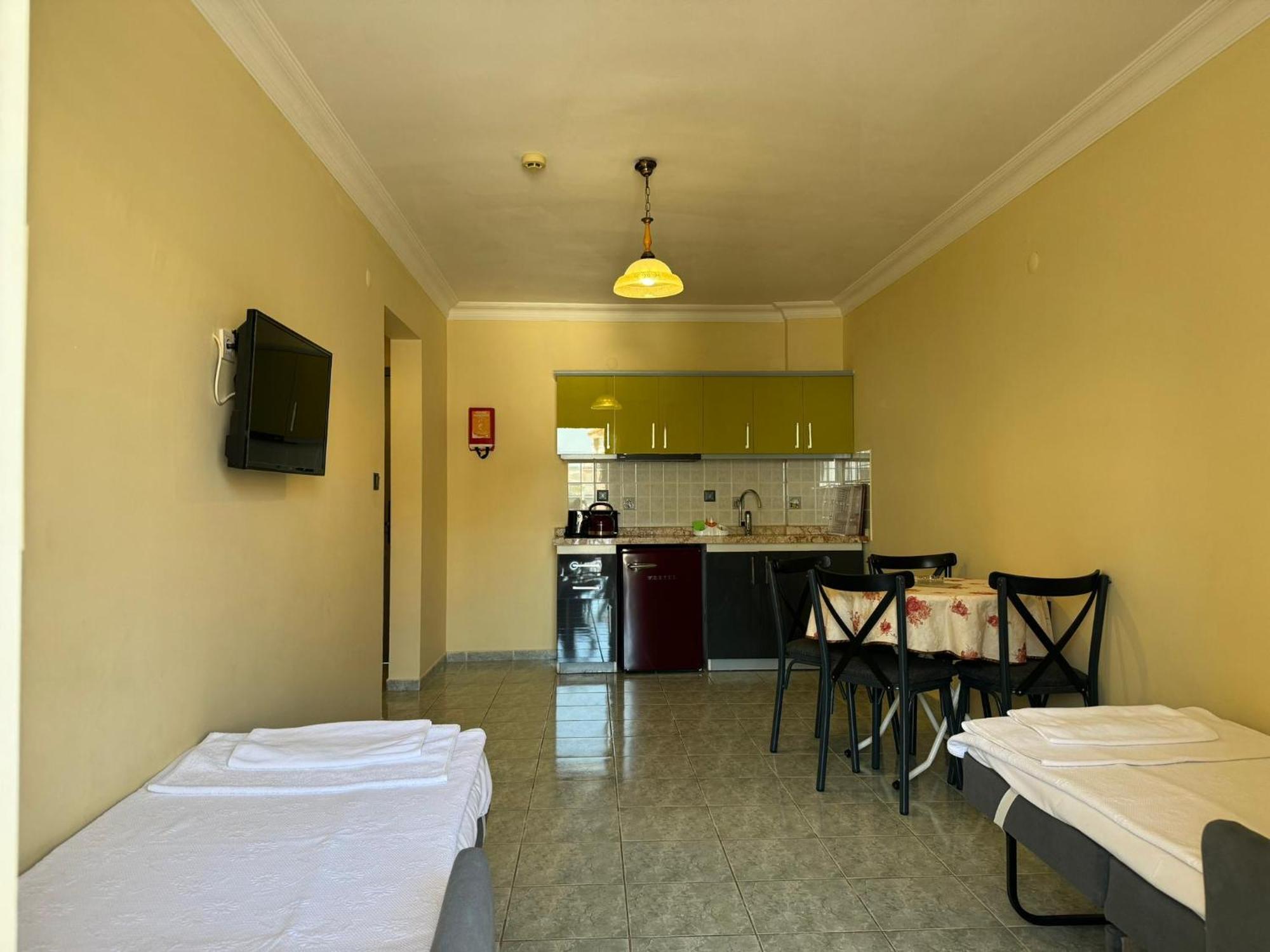 Ozlem 2 Apart Hotel Marmaris Exterior photo